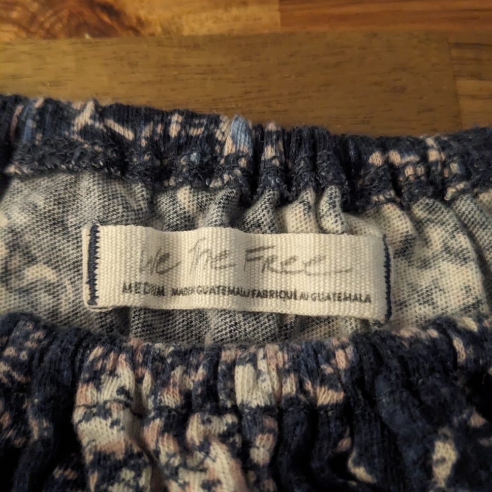 We The Free blue floral crop tank - Picture 3 of 4